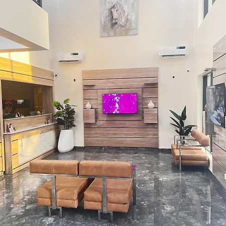 לגוס De Rigg Place Embassy מראה חיצוני תמונה